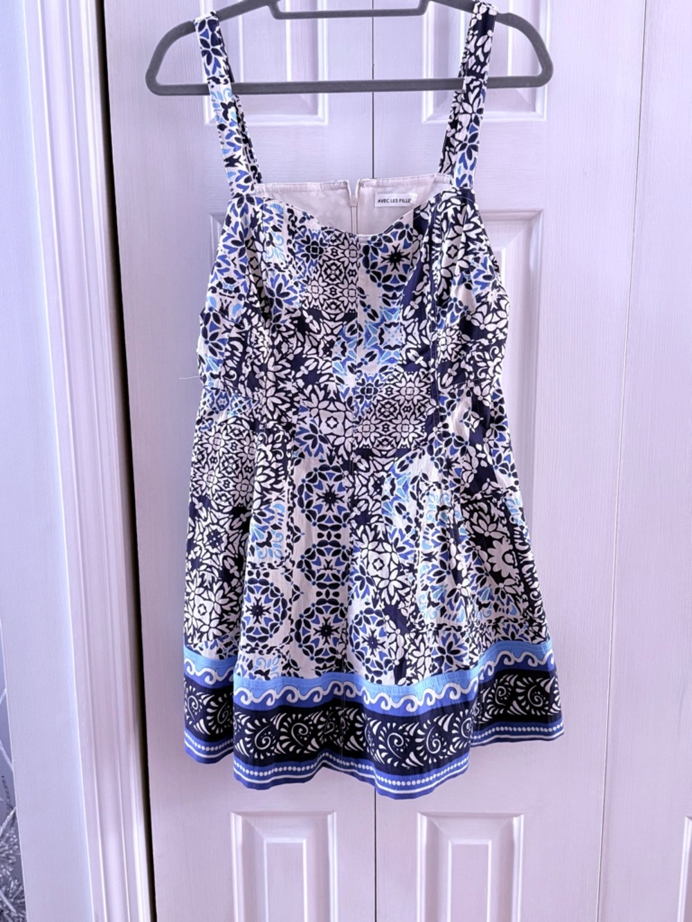 Avec Les Filles White and Blue Floral Print Dress size 14